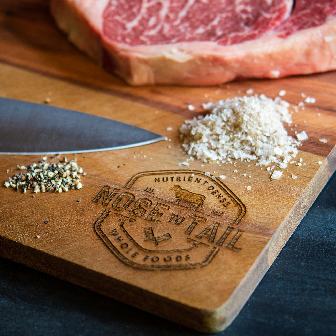 biltong_squares_cuttingboard.png